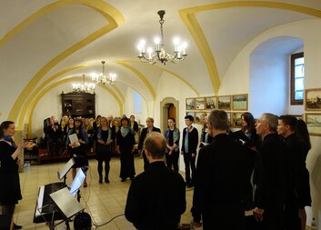 Srdečně Vás zveme na Benefiční koncert pěveckého sboru RAKOS.