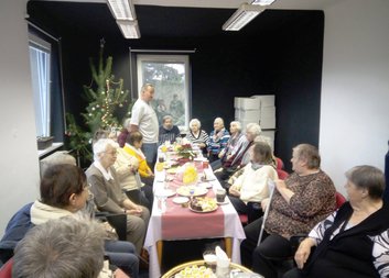 Charitní pečovatelská služba pozvala seniory na posezení