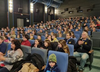 Svitavské kino Vesmír se zaplnilo Tříkrálovými koledníky